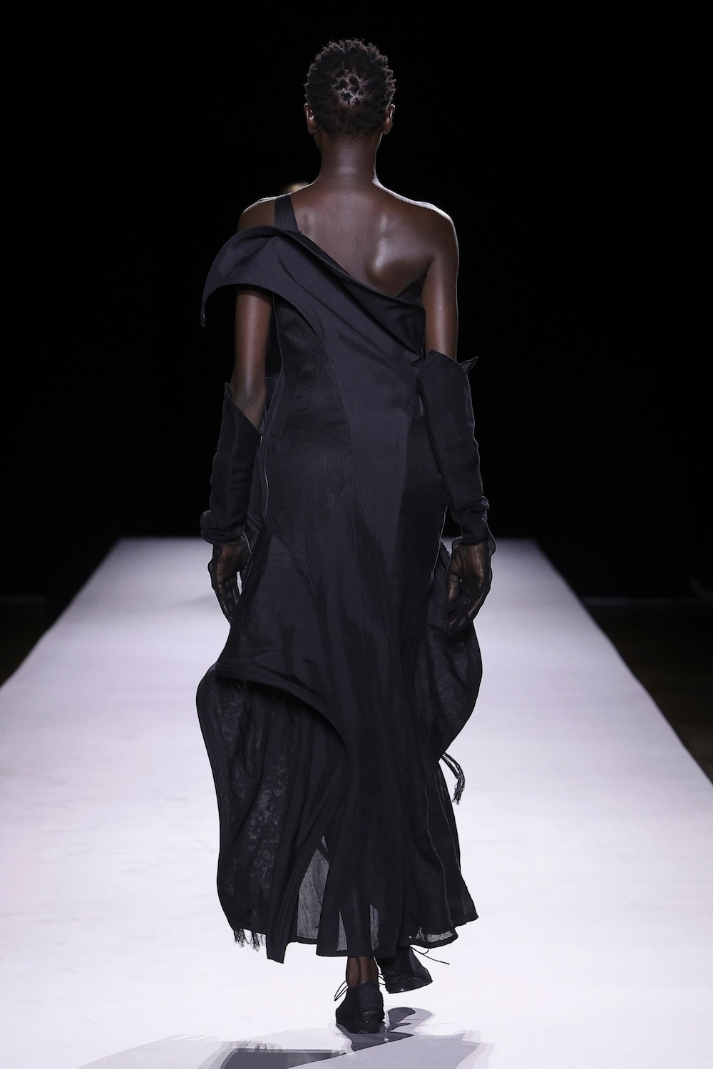 LOOK 02