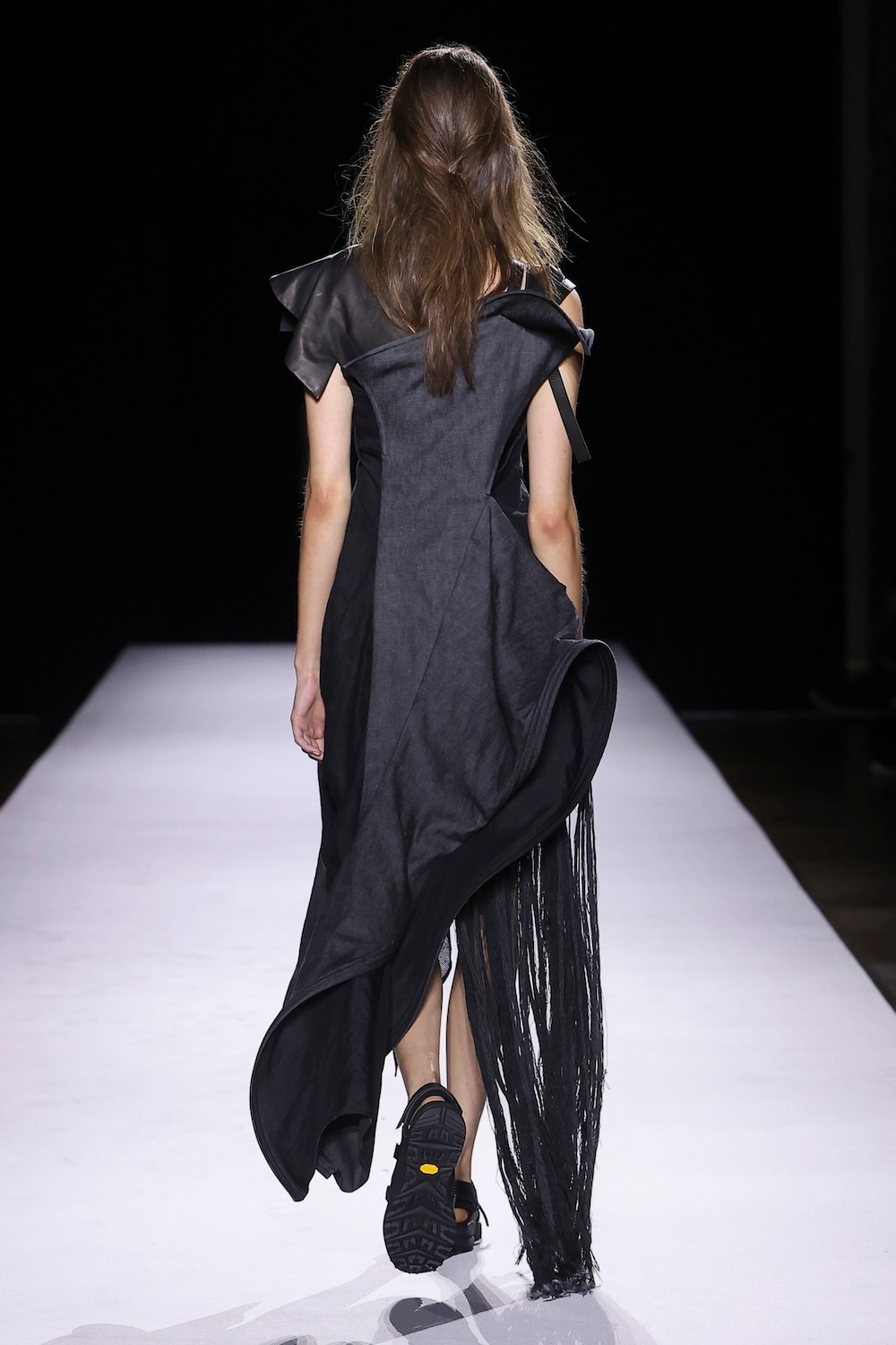 LOOK 06