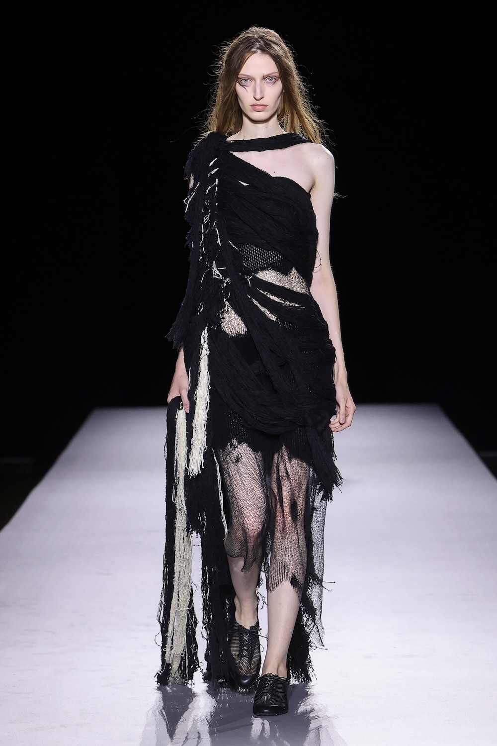 LOOK 32