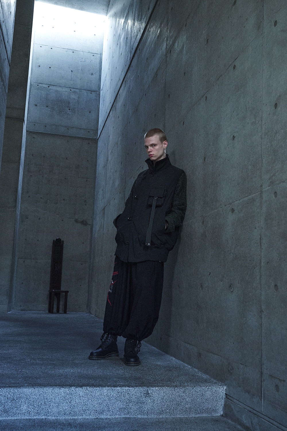 LOOK 01