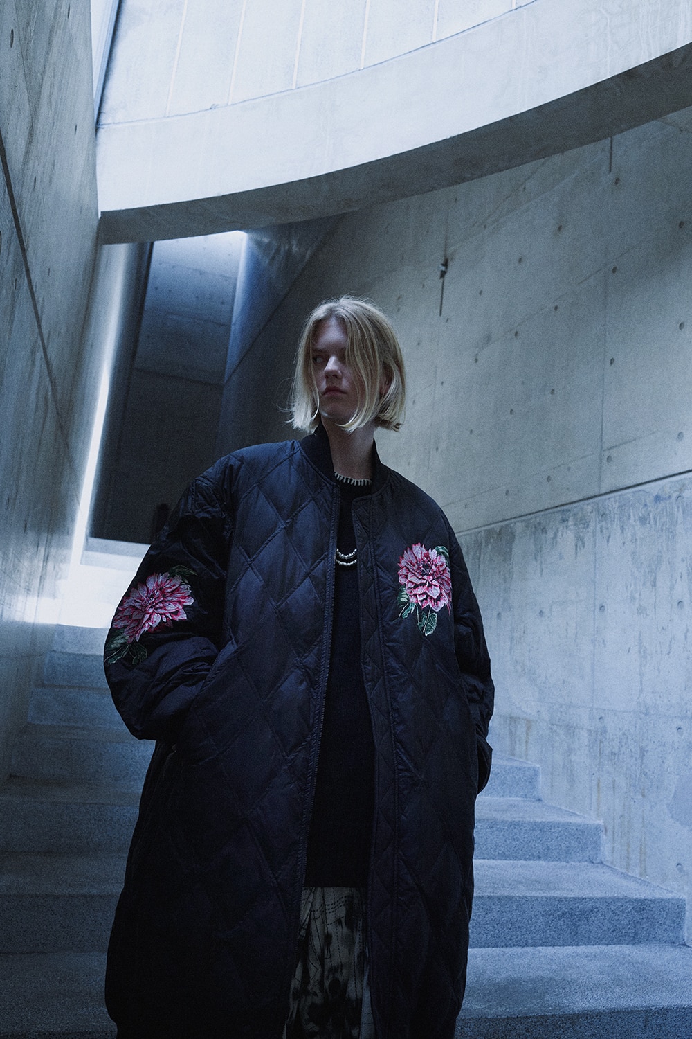 LOOK 02