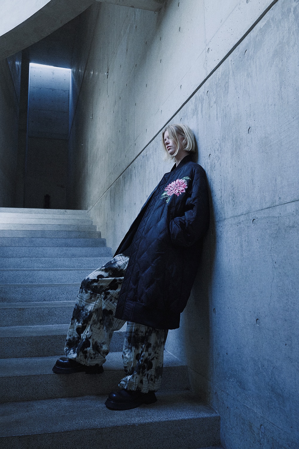 LOOK 04