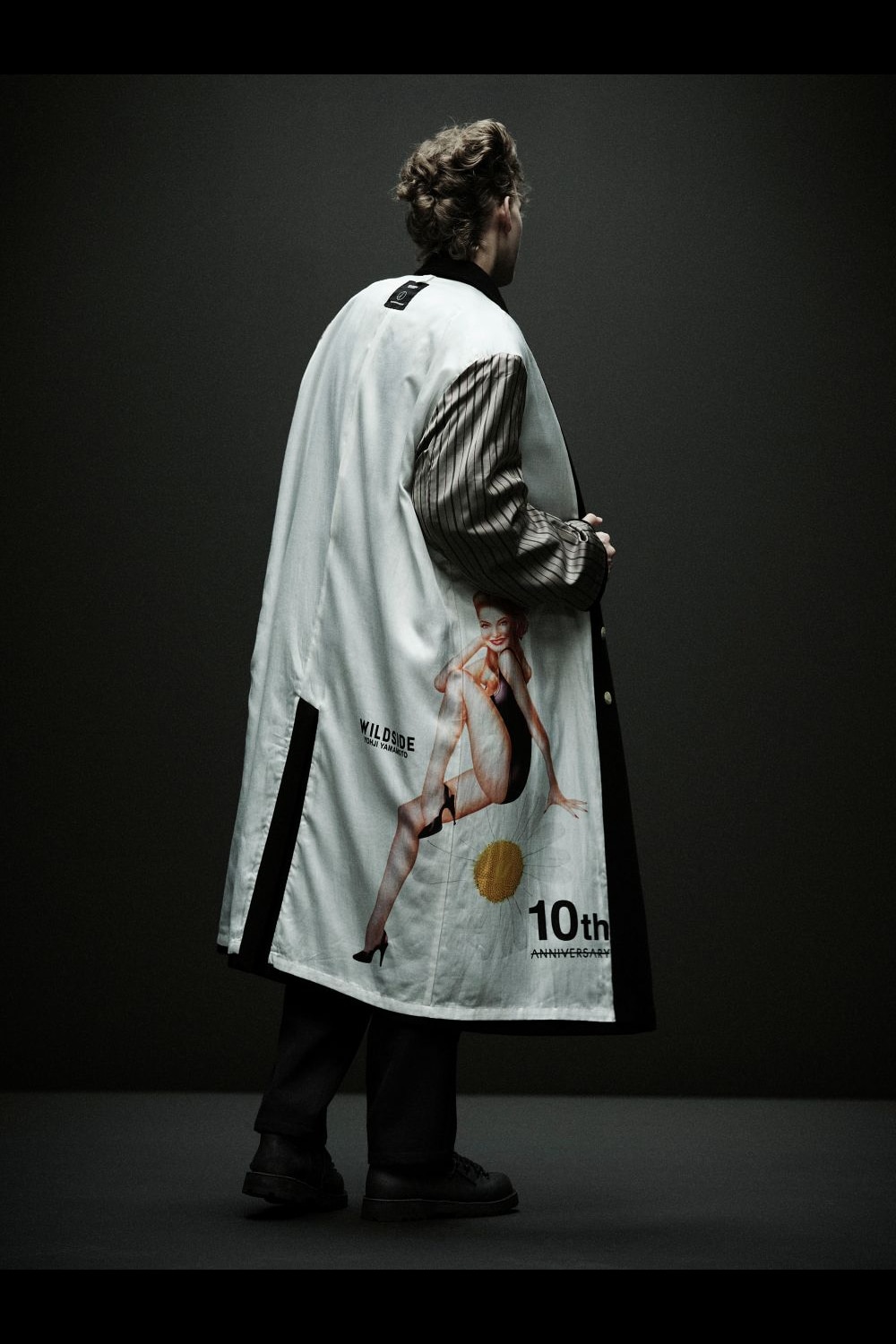 LOOK 01